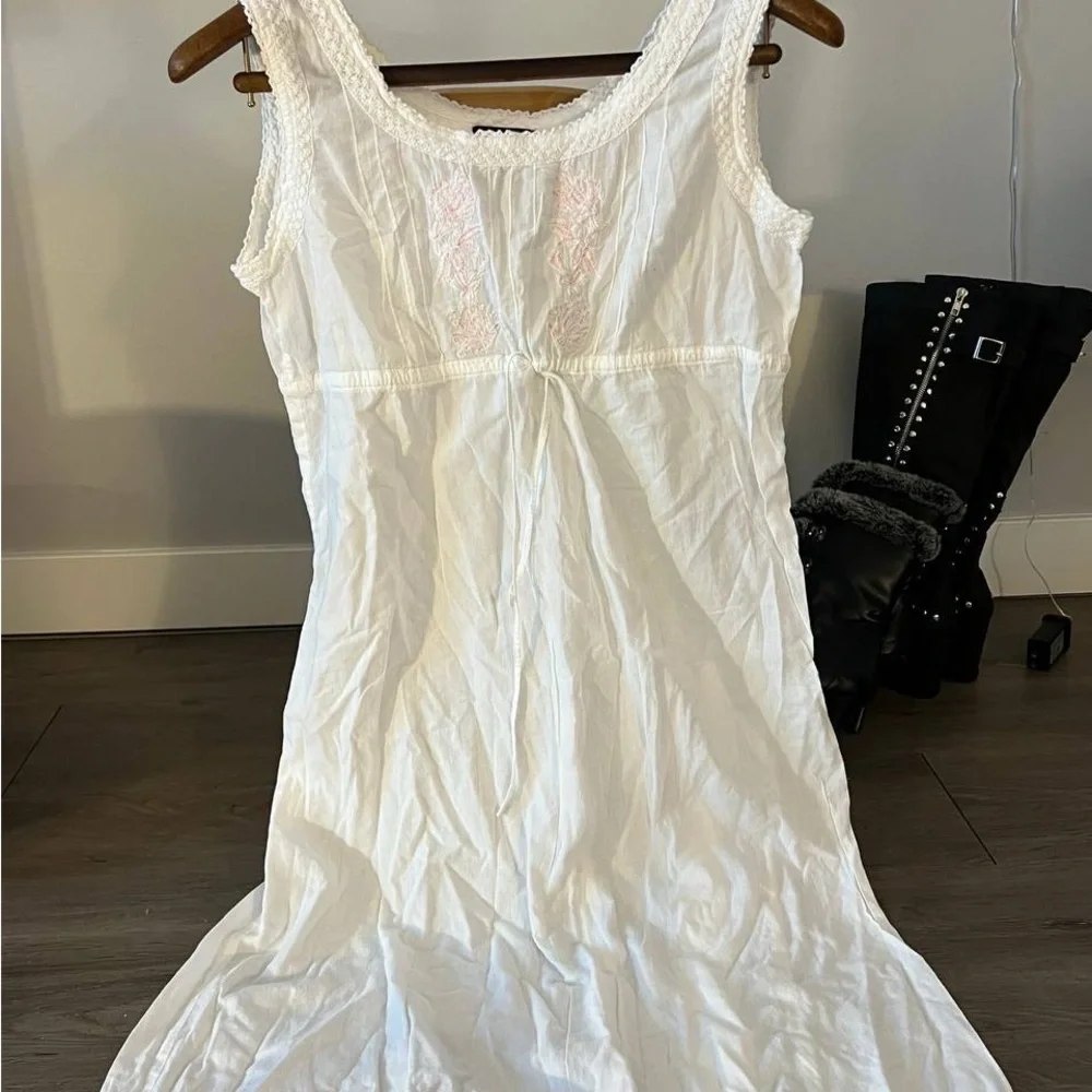 Vintage Elegant White Lace Trim Dress - Picture 3 of 7